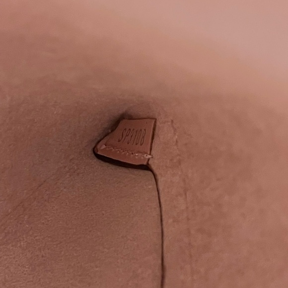 Louis Vuitton Epi Leather Large Kirigami Pochette Rose Ballerine - Picture 9 of 11